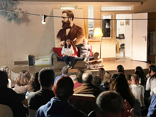 זיכרון בסלון