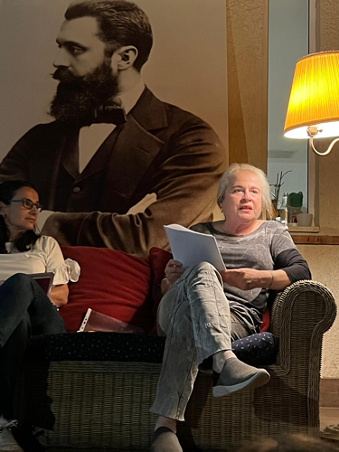 זיכרון בסלון