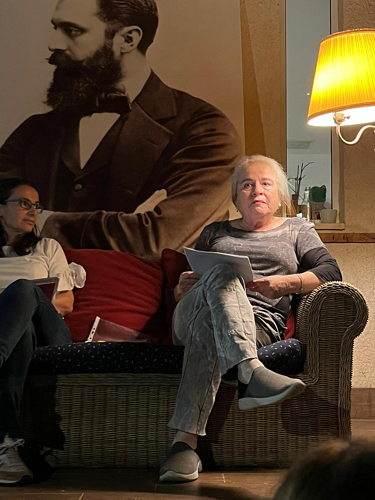 זיכרון בסלון